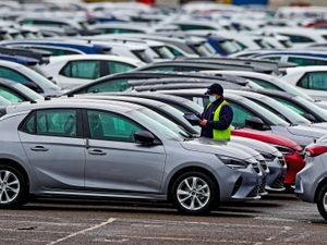 Supporting image for story: UK growth slows sharply in third quarter amid supply chain woes