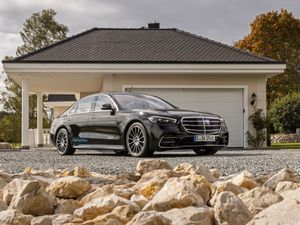 Supporting image for story: Mercedes-Benz releases prices and specs for new S-Class plug-in hybrid