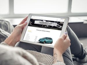 Supporting image for story: Renault releases new online car buying platform