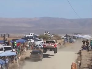 Supporting image for story: Head-on crash narrowly avoided during Baja 1000 race