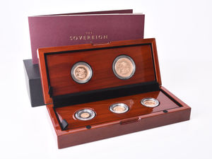  

This Elizabeth II 2017 UK five coin sovereign proof collection sold for £5,000.