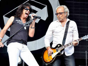 Supporting image for story: Foreigner interview - Kelly Hansen can't slow down