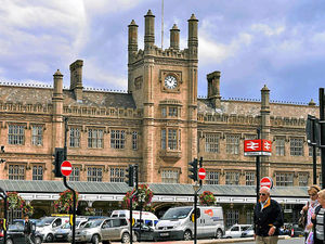 Supporting image for story: MP calls for urgent meeting over state of Shrewsbury railway station