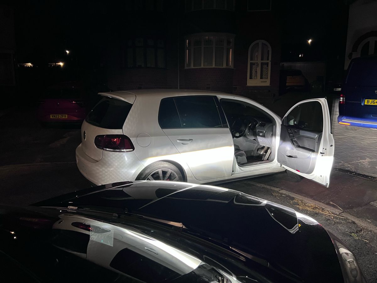 West Midland police traffic unit seize stolen cars and make several arrests in weekend of action