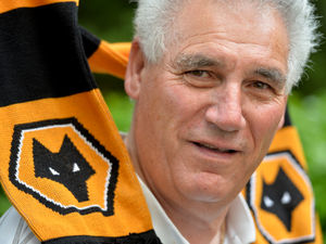 Supporting image for story: Wolves rally behind legendary goalkeeper Phil Parkes who will 'never walk again'