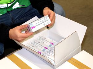 Supporting image for story: France backs Italy over block on exporting coronavirus vaccines outside EU