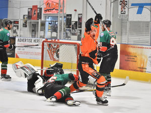 Supporting image for story: Telford Tigers keep their cool in shootout