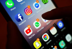 Supporting image for story: Emergency Alert: Time, how to deactivate, driving rules and why your phone will ring