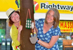  Sara Cragg and Emma Proctor at the Ellesmere yarn bombing