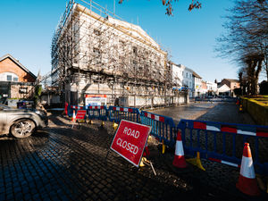Supporting image for story: Exclusion zone around Newport hotel lifted as building made safe 
