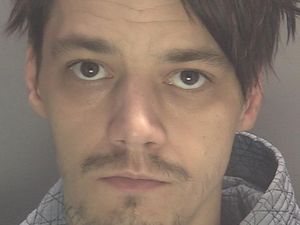 Supporting image for story: Wolverhampton burglar back in jail after breaching probation