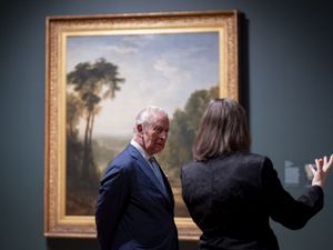 Supporting image for story: King asked what British artwork might be ‘lurking in Australia’ in gallery tour