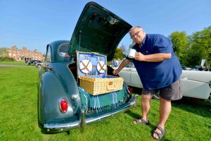 Alan Henderson from Tamworth with a Morris Minor 1957