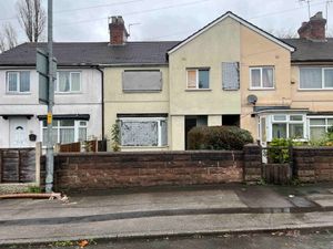 Pinson Road in Walsall house upfor auction