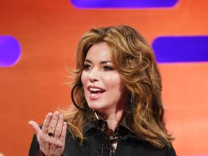 Supporting image for story: I know you love horses – Shania Twain mulls over taking animals to Glastonbury