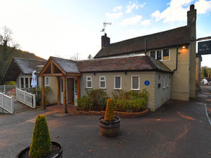 The Water Rat sits on the banks of the River Severn and has a number of great offers on