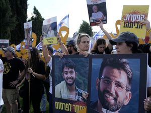 Supporting image for story: Israeli union demands general strike after hostages’ deaths