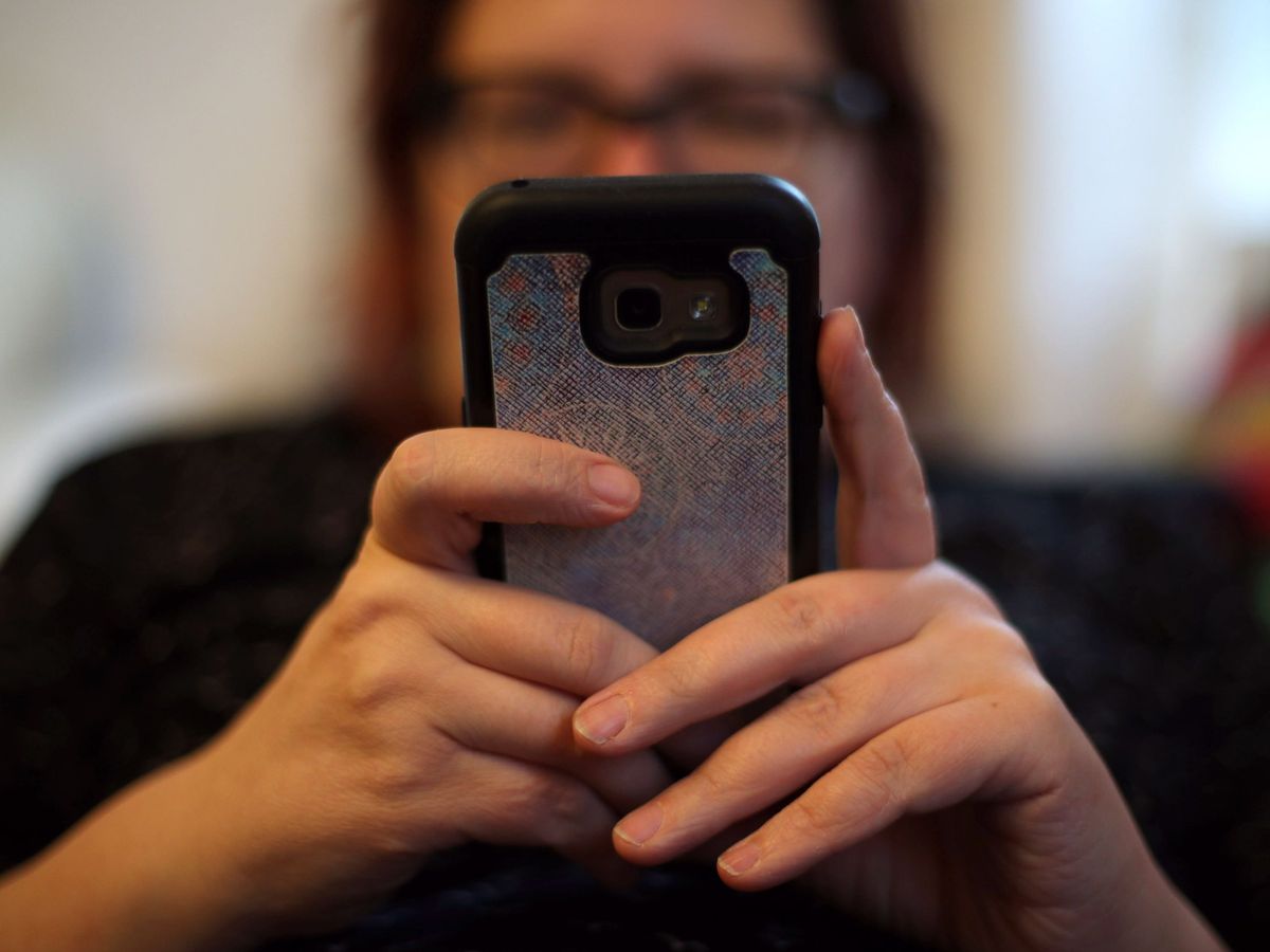 Apple and Google may be forced to make changes over mobile platform &lsquo;duopoly&rsquo;