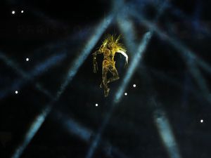 Supporting image for story: Olympics closing ceremony kicks off with golden voyager and French musicians