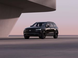 Supporting image for story: Volvo XC90 gets stealthy new ‘Black Edition’ variant