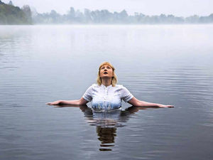 Supporting image for story: Ellesmere photographer snapping picture for each day