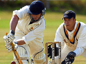 Supporting image for story: Chris Rogers strides out for legends