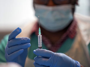 Supporting image for story: Autumn booster jab roll out to start next month