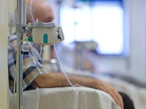 Supporting image for story: Failing hospitals to be named and shamed in league tables under Government plans