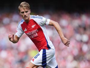 Supporting image for story: Mikel Arteta refuses to rule Martin Odegaard out of north London derby