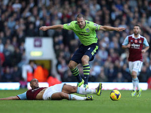 Supporting image for story: Paul Lambert wants Ron Vlaar's Villa contract tied up before World Cup