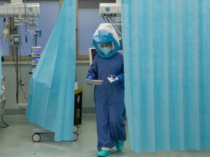 Supporting image for story: Italy overtakes UK coronavirus toll after 484 more deaths reported