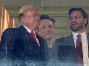 Supporting image for story: Donald Trump brings allies to Army-Navy American football showdown