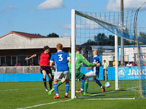 Supporting image for story: Nuneaton 1 Telford 1 - Report and pictures