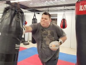 Supporting image for story: Proud father nears latest weight loss goal in time for his wedding