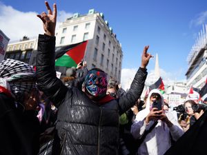 Supporting image for story: Hundreds gather for London pro-Palestine march as Gaza braces for invasion
