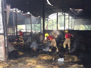 Supporting image for story: Barn fire near Oswestry engulfs 80 tonnes of hay