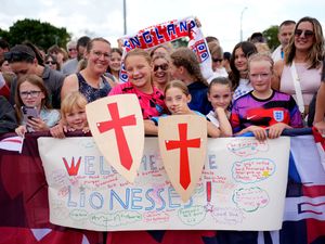 Supporting image for story: No 10 brushes off calls for extra bank holiday to mark Lionesses’ victory