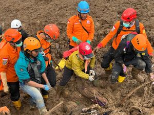Supporting image for story: Indonesian marines among 42 missing after deadly West Java landslide