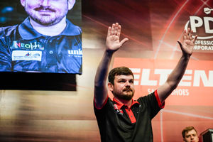 Matty Dennant in action on the PDC Tour. (Image by PDC Europe)