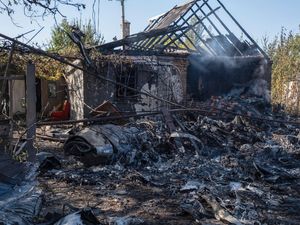 Supporting image for story: Man dies as Russia strikes Ukraine with drones and missiles