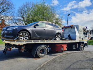 Supporting image for story: Reminder to tax and insure cars after seizure by police