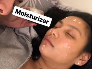 Supporting image for story: This woman’s boyfriend gave her a facial while she was asleep and it’s true love