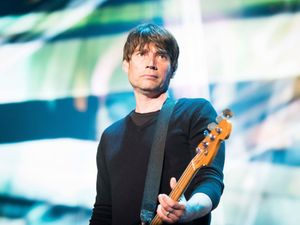 Supporting image for story: Alex James to chronicle ‘mayhem’ of Blur reunion in new book