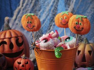 Supporting image for story: 'No shame!' - 'Horrible and disgusting' Halloween sweetie thieves strike across Shropshire to spoil trick or treat fun