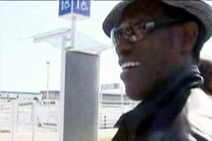 Supporting image for story: Wesley Snipes ordered to begin prison sentence