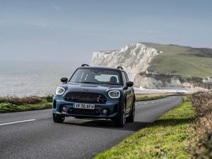 Supporting image for story: Mini introduces limited-edition Countryman Boardwalk Edition