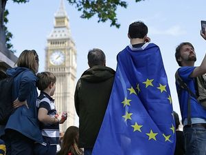 Supporting image for story: EU nationals in UK should have future rights guaranteed, MPs say
