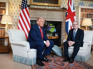Supporting image for story: Trump hails strength of US-UK ties as he visits Starmer at Chequers