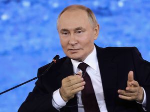 Supporting image for story: Starmer condemns Putin over ‘cowardly’ assault on Kyiv