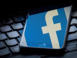 Supporting image for story: Facebook bug exposes photos of up to 6.8 million users
